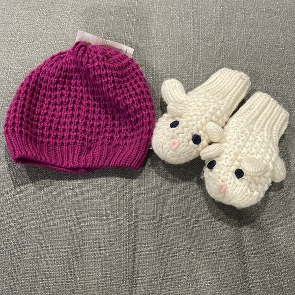 Old Navy Other - Old Navy Magenta Knit hat and Knit Animal Mittens Small